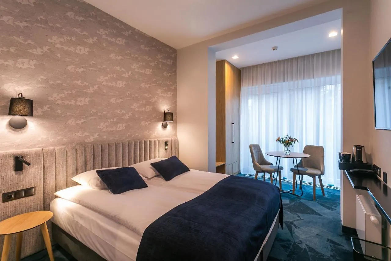 Hotel Vesper House contacts